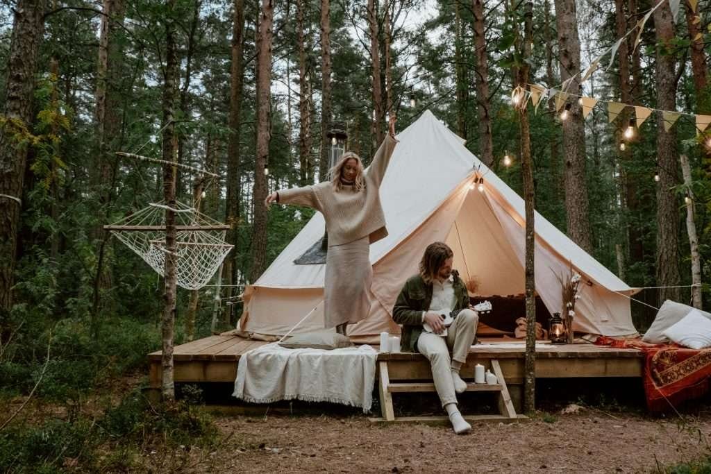 couple glamping