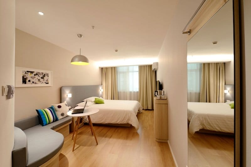 hotel room hacks2