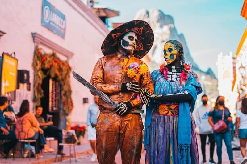 solo travel to mexico festival min